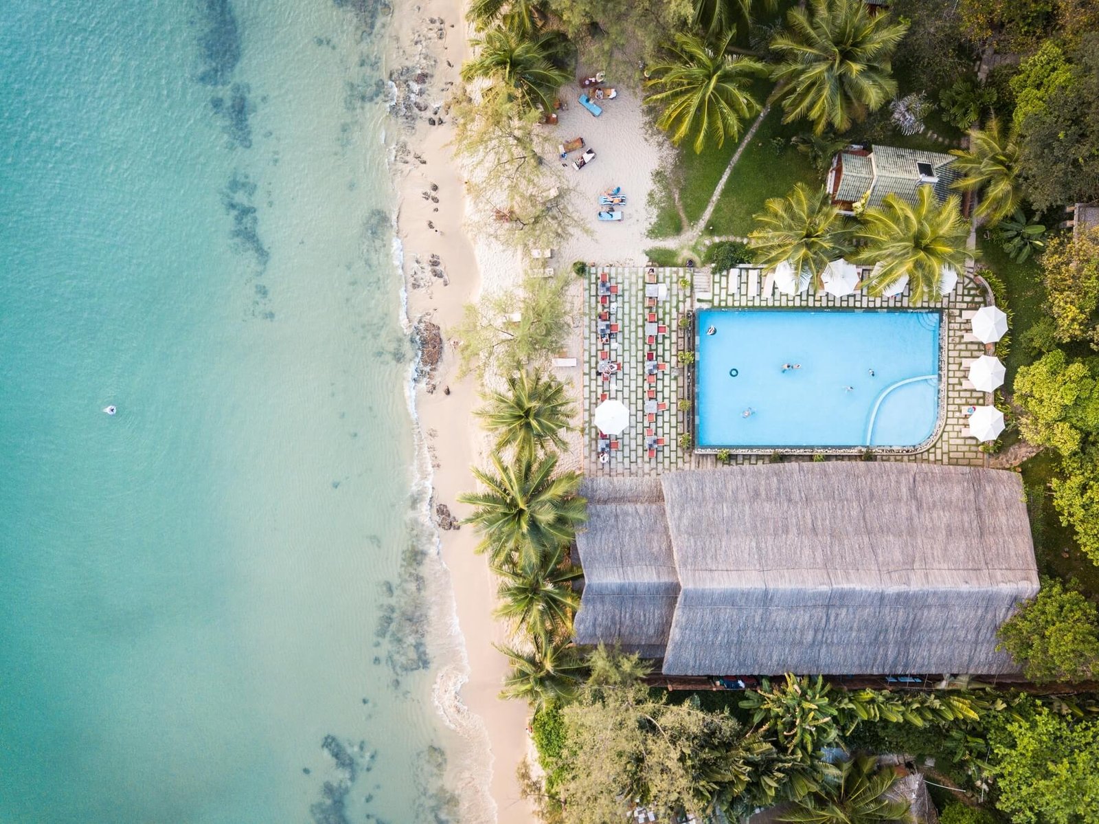 aerial shot of a tropical paradise resort with a p 2024 10 18 04 43 05 utc.jpg